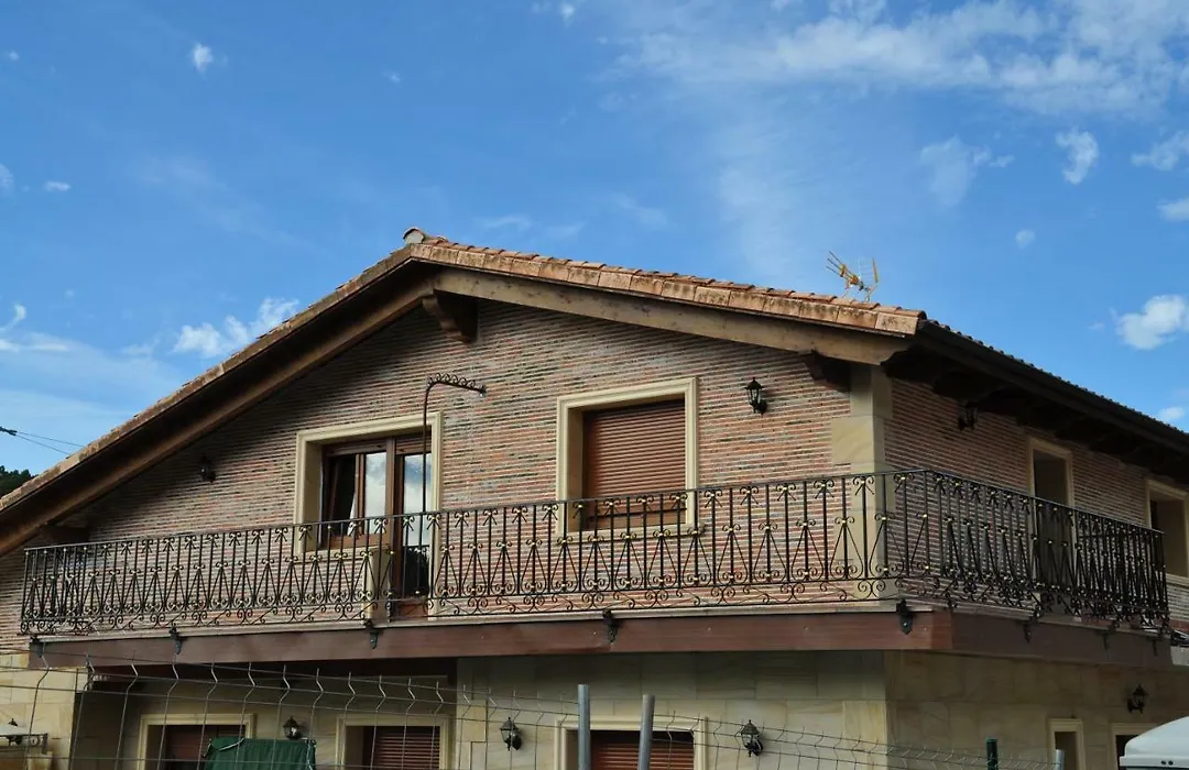 Casa Rural Mirador De Pinares-1